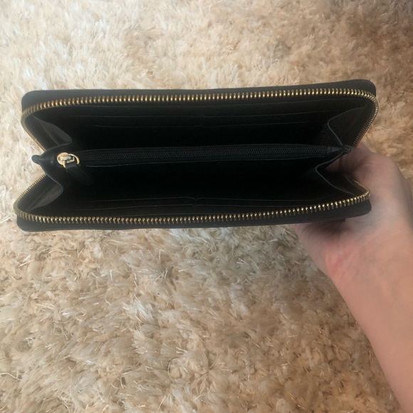 Michael Kors large black wallet - Picture 2 of 3